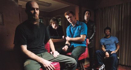 Queens of the Stone Age recuerda a las víctimas de los ataques terroristas en París con concierto