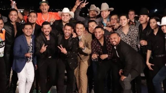 Este famoso cantante grupero viola restricciones sanitarias y organiza una fiesta