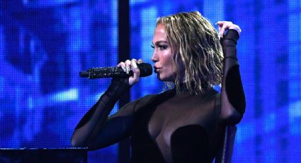 Maluma y Jennifer Lopez protagonizan un candente momento en los American Music Awards