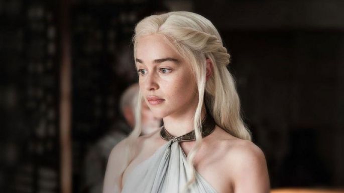 Emilia Clarke improvisa discurso para 'Game of Thrones' y nadie lo notó