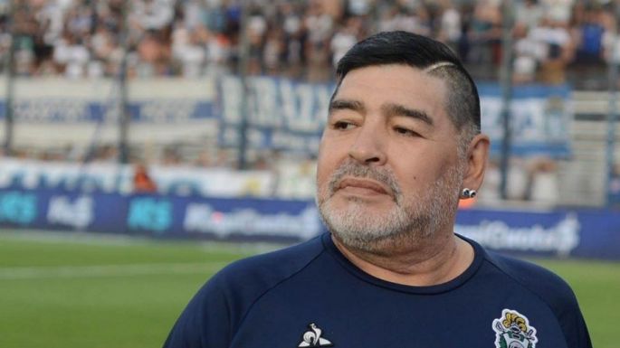 Se viralizan fotos de Maradona en ataúd; exigen castigo a responsables