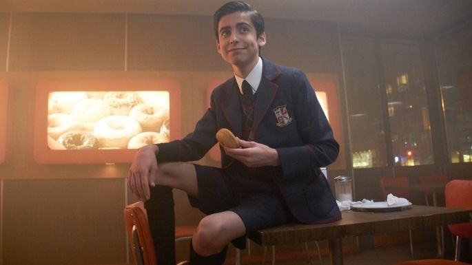 Así luciría Aidan Gallagher como 'Robin'; fans piden que sea el nuevo 'Chico Maravilla'