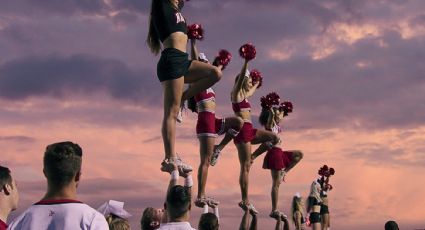 Famosa estrella de la serie 'Cheer' de Netflix es acusada de graves cargos por abuso infantil