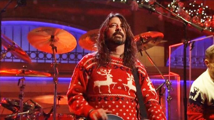 ¡Felices fiestas! Foo Fighters cierra un año al presentarse en una serie especial de shows navideños