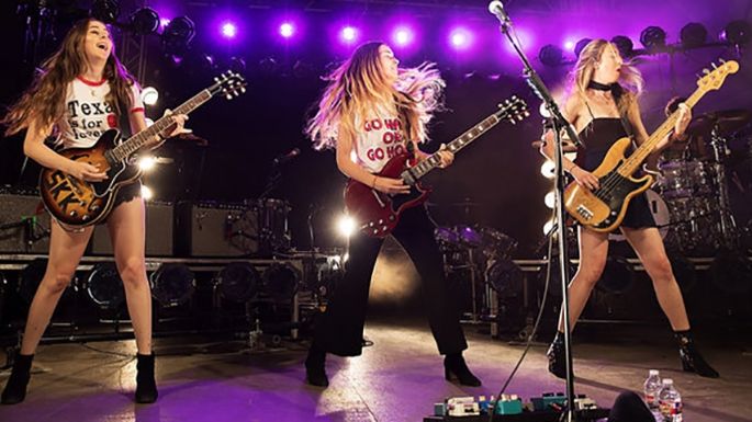 ¡Feliz Navidad! Las hermanas Haim estrenan la canción navideña 'Christmas Wrapping 2020'