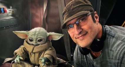 Este es el tierno momento en el que Robert Rodriguez improvisa con la guitarra junto a 'Baby Yoda'