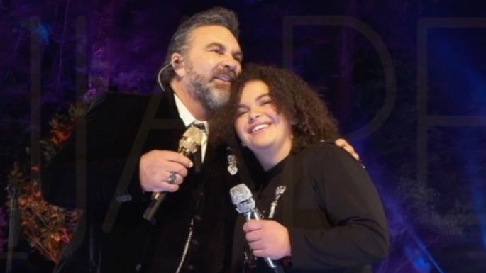 Lucero se emociona al escuchar a su hija cantar 'El Privilegio de Amar' junto a Mijares