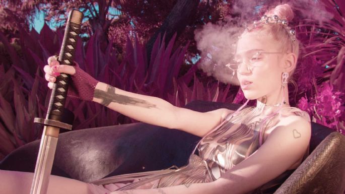 ¡Se adelanta al 2021! Grimes lanzará un nuevo material discográfico para comenzar el año nuevo