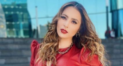 FOTO: Cynthia Rodríguez deslumbra en TV Azteca al posar con coqueta falda roja