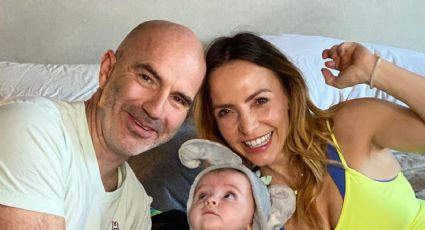 ¡Una tierna mamá! Erika Zaba muestra en sus redes sociales como aprende a nadar su pequeño bebé