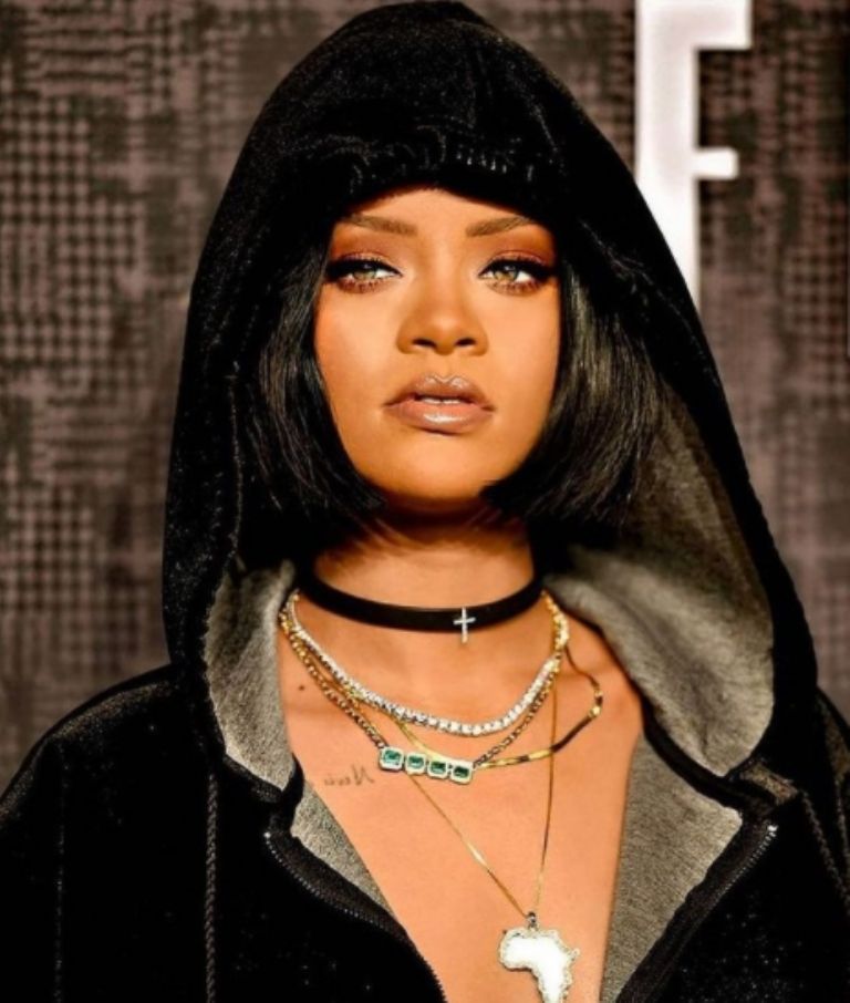 Rihanna colabora con distintas marcas