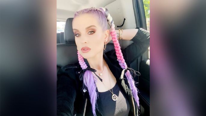 ¡Wow! Kelly Osbourne presume gran pérdida de peso en increíble mini vestido