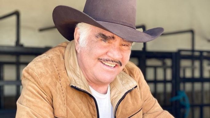 Sale a la luz nuevo video en el que Vicente Fernández toca el pecho de una de sus fans