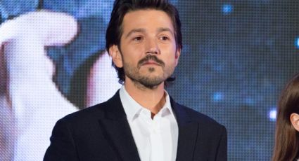 Escándalo en el aeropuerto de la Ciudad de México por la llegada de Diego Luna y Marina de Tavira