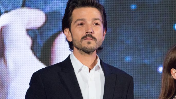 Escándalo en el aeropuerto de la Ciudad de México por la llegada de Diego Luna y Marina de Tavira