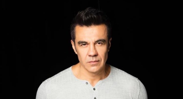 Tras debutar en Televisa, Adrián Uribe recuerda sus primeros años en la farándula