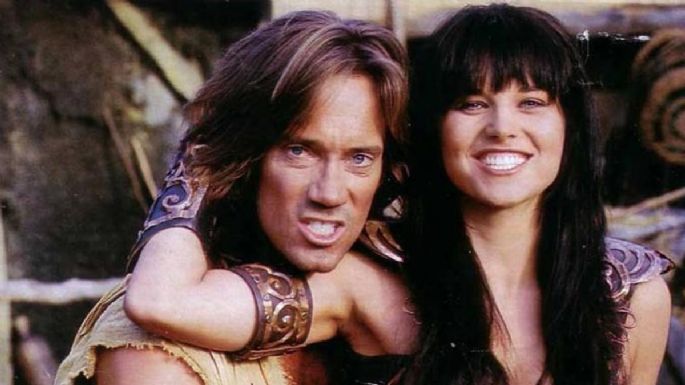 Actriz que interpretó a 'Xena' explota contra el actor de 'Hércules' por teorías conspirativas