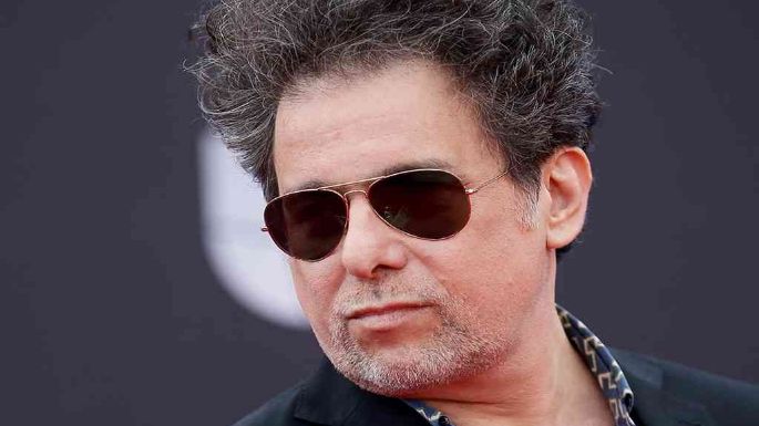 Andrés Calamaro responde a quienes lo criticaron por salir en una serie de Netflix