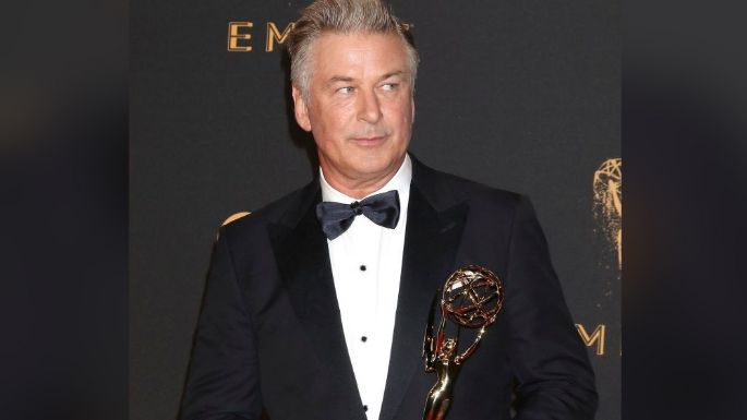 FOTOS: Tras asesinar por accidente a Halyna Hutchins, Alec Baldwin es captado con su hijo y esposo