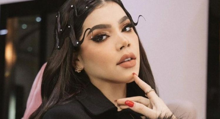 Kenia Os posa con atrevido look negro y enciende las redes; así luce la cantante