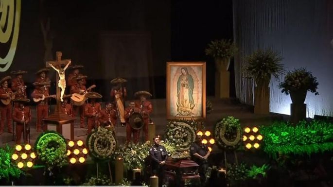 Estos son los famosos que acuden al homenaje dedicado a Vicente Fernández en Jalisco