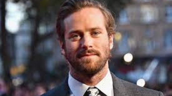 Tras ser acusado de canibalismo y abuso sexual, Armie Hammer deja centro de rehabilitación