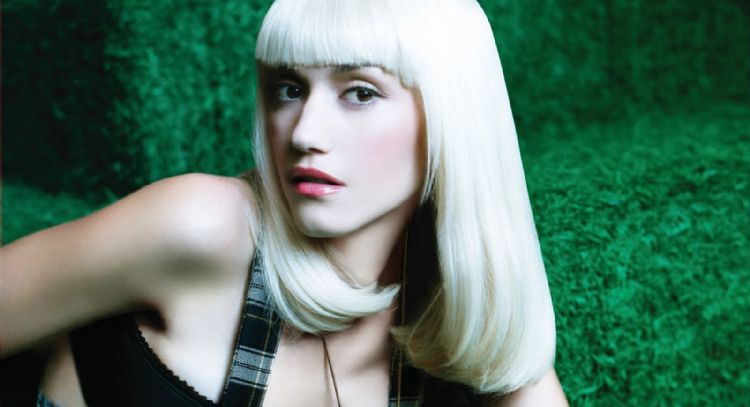 Gwen Stefani se hace radical cambio de look y anuncia su propio videojuego
