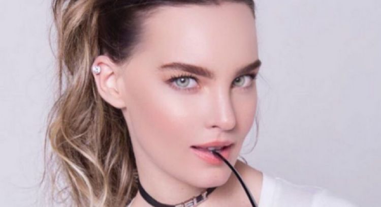 Pese a que se dice que Ángela Aguilar no la soporta, Belinda canta uno de sus temas y se viraliza