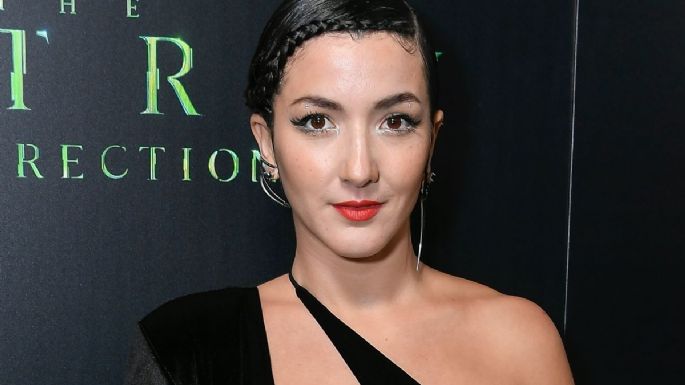 La mexicana Eréndira Ibarra roba miradas en la pasarela de la premiere de 'The Matrix Resurrections'