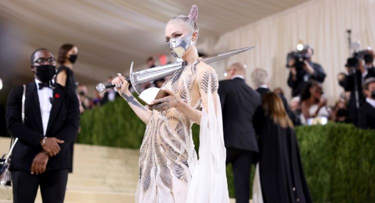 ¿Por culpa de Elon Musk? Grimes anuncia que la música dejará de ser su actividad principal