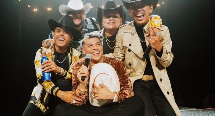 Revelan la millonaria suma que gana Grupo Firme por sus conciertos; banda liderada por Eduin Caz