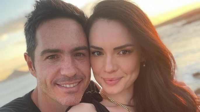 Mauricio Ochmann y Paulina Burrola despiden el año con un tierno viaje en pareja