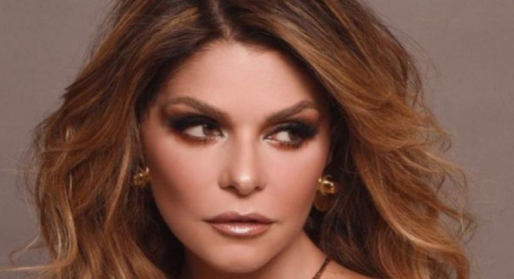 Itatí Cantoral se enfunda en destacado look rojo y deslumbra Internet