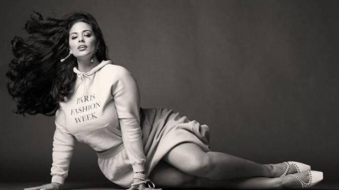 Harta, Ashley Graham pide que no la llamen modelo "plus size"