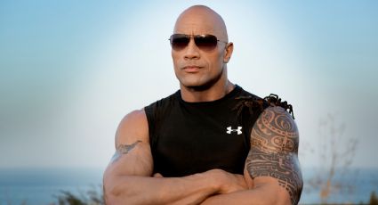 Dwayne Johnson 'La Roca' recuerda sus días en el fútbol americano con esta costosa tarjeta