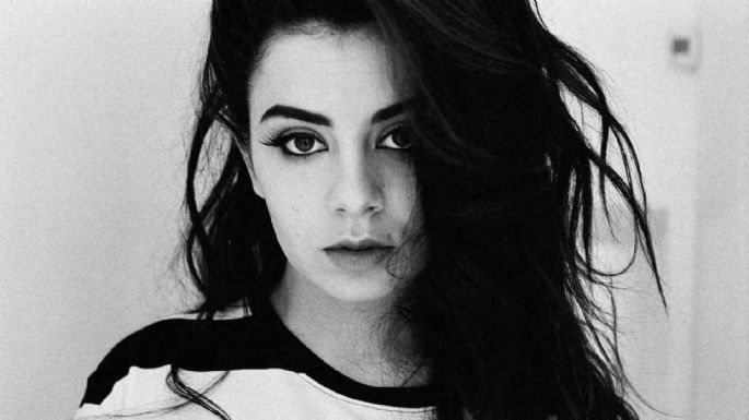 Charli XCX planea lanzar un nuevo álbum con canciones que dejó pausadas al inicio de la pandemia