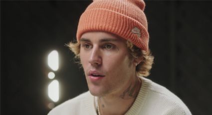 El cantante Justin Bieber ofrece una espectacular actuación en vivo en medio de un bosque