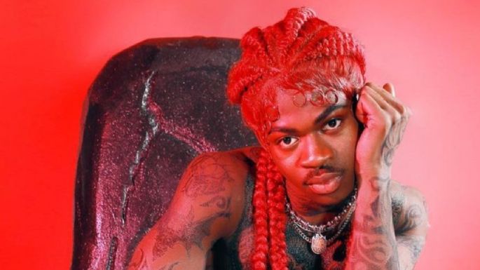 Lil Nas X lanza diabólica colección de calzado con sangre real