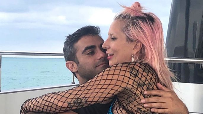 Lady Gaga presume el detalle que le envió su novio por su cumpleaños