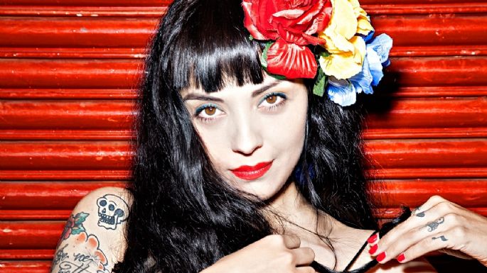 Mon Laferte revela la fecha de lanzamiento de 'SEIS', su próximo álbum