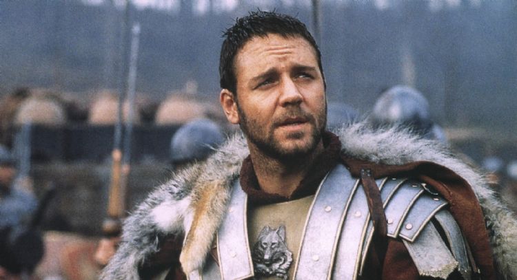 Muere importante miembro de la familia en brazos de Russell Crowe tras ser atropellado por camión