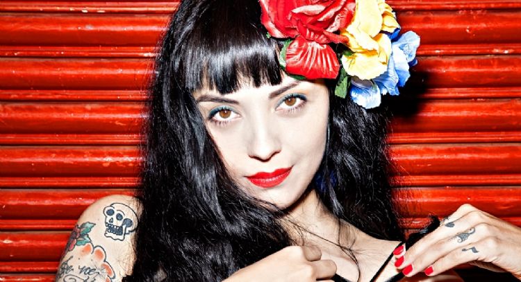 'Algo es mejor', el nuevo sencillo de Mon Laferte; Esta es su portada