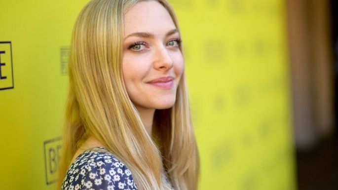 El bebé de Amanda Seyfried hace una aparición sorpresa durante una entrevista en vivo para la TV