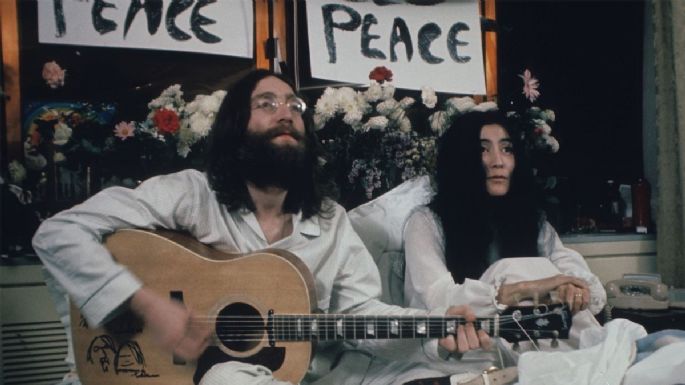 Este es el video nunca antes visto de John Lennon y Yoko Ono ensayando 'Give Peace a Chance'