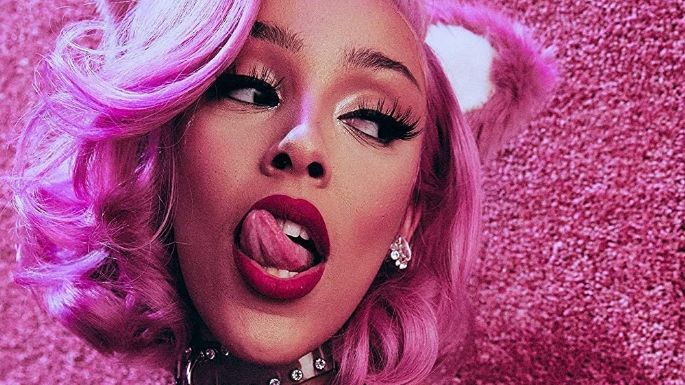 Doja Cat explica el origen de su colorido y excéntrico estilo, recordando momentos de su infancia