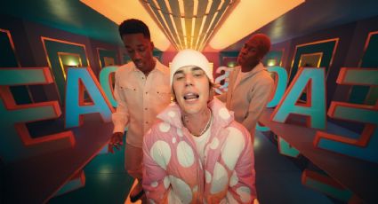 Justin Bieber y Jimmy Fallon interpretan 'Peaches' con instrumentos de juguete en 'The Tonight Show'