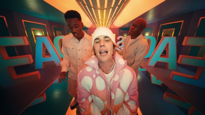 Justin Bieber y Jimmy Fallon interpretan 'Peaches' con instrumentos de juguete en 'The Tonight Show'