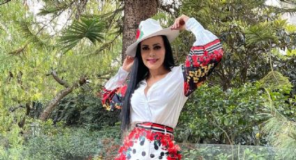 Internautas tunden a Maribel Guardia por posar en una fotografía con las piernas abiertas