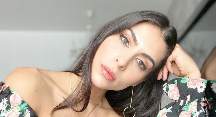 FOTO: María León se enfunda en elegante vestido rojo, ideal para esta primavera