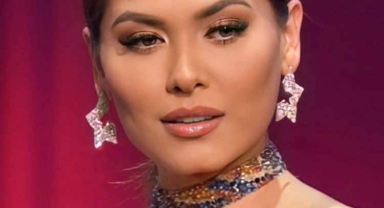 Andrea Meza saca el  glamour y luce encantador conjunto gris en Instagram